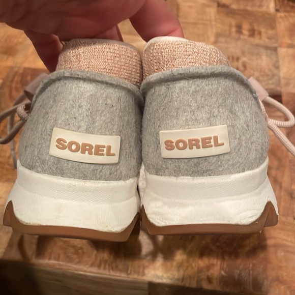 Sorel Women’s Shoes - Light pink with gray on the back. - Picture 4 of 5